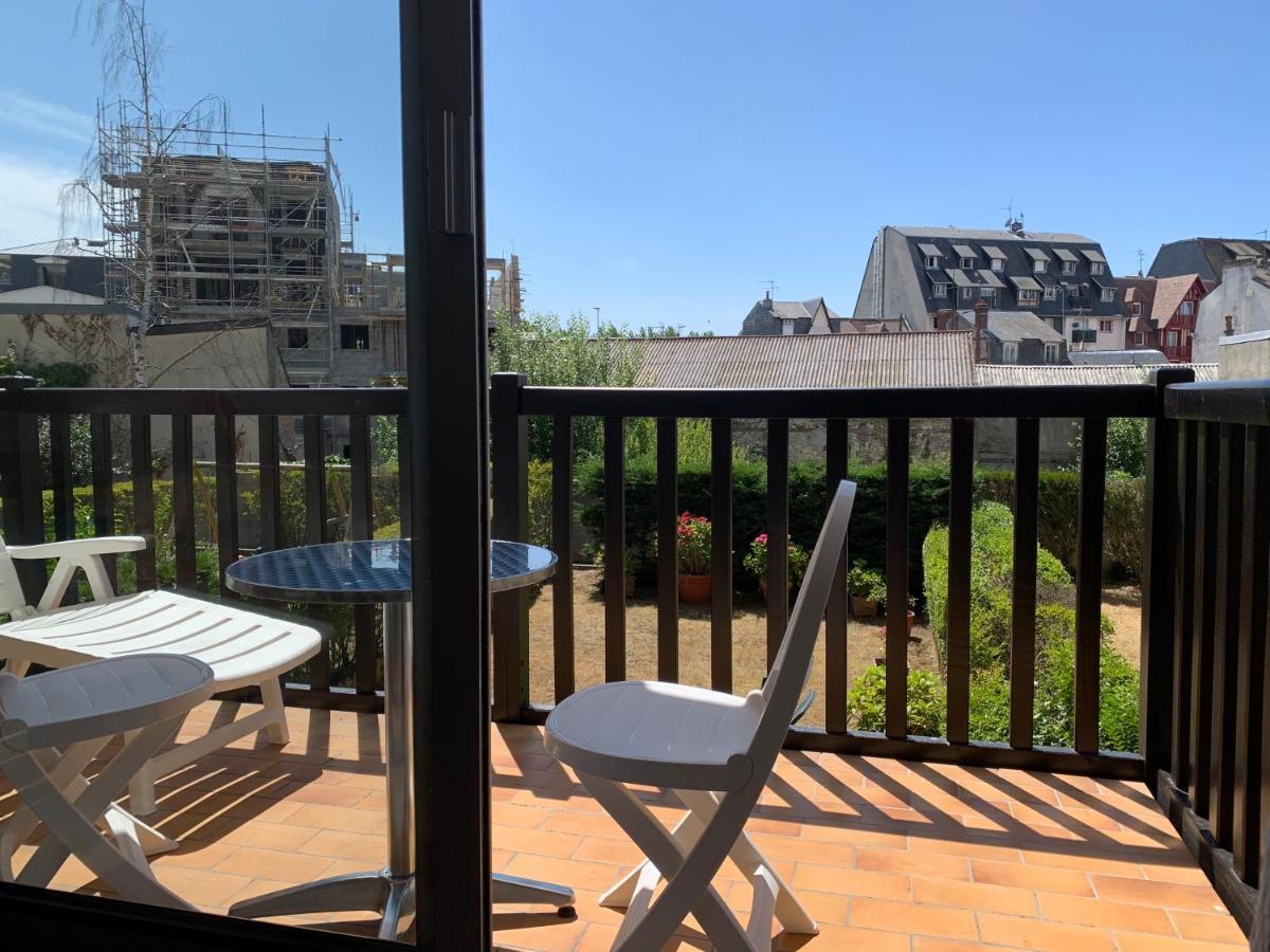 Cosy T2 Terrasse Sud - Centre Deauville Et Hippodrome Екстер'єр фото