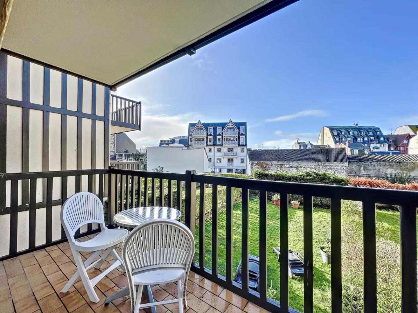 Cosy T2 Terrasse Sud - Centre Deauville Et Hippodrome Екстер'єр фото
